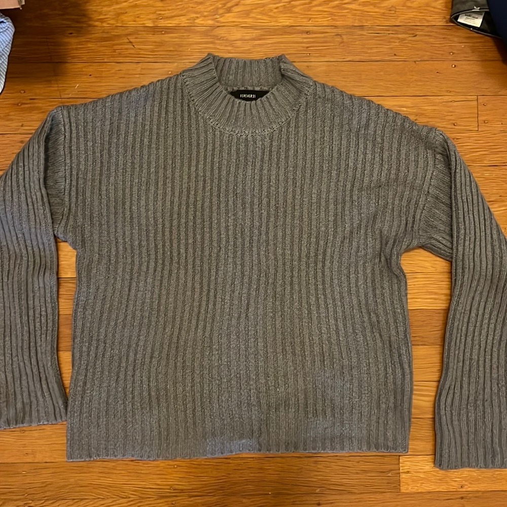 Gray Mock Neck Sweater Small